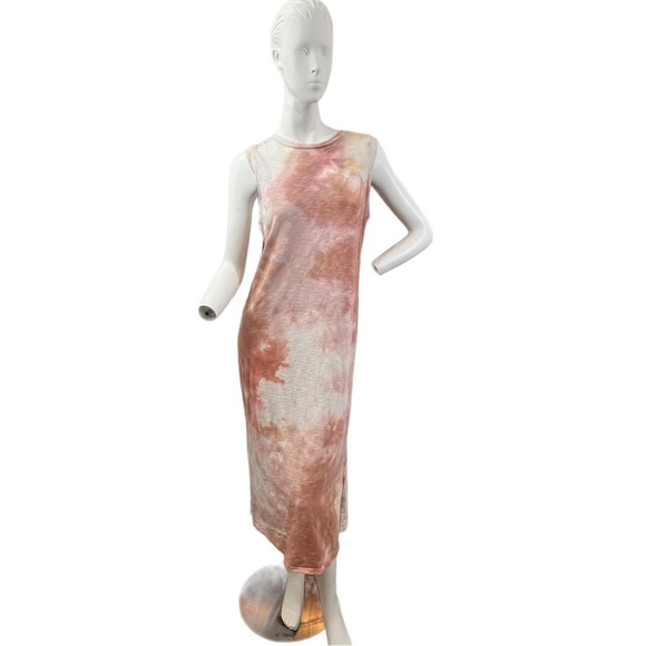 Universal Thread Dresses & Skirts - SALE! UNIVERSAL Thread Tie Dye Fitted Midi T-Shirt Dress Women’s Size Small
